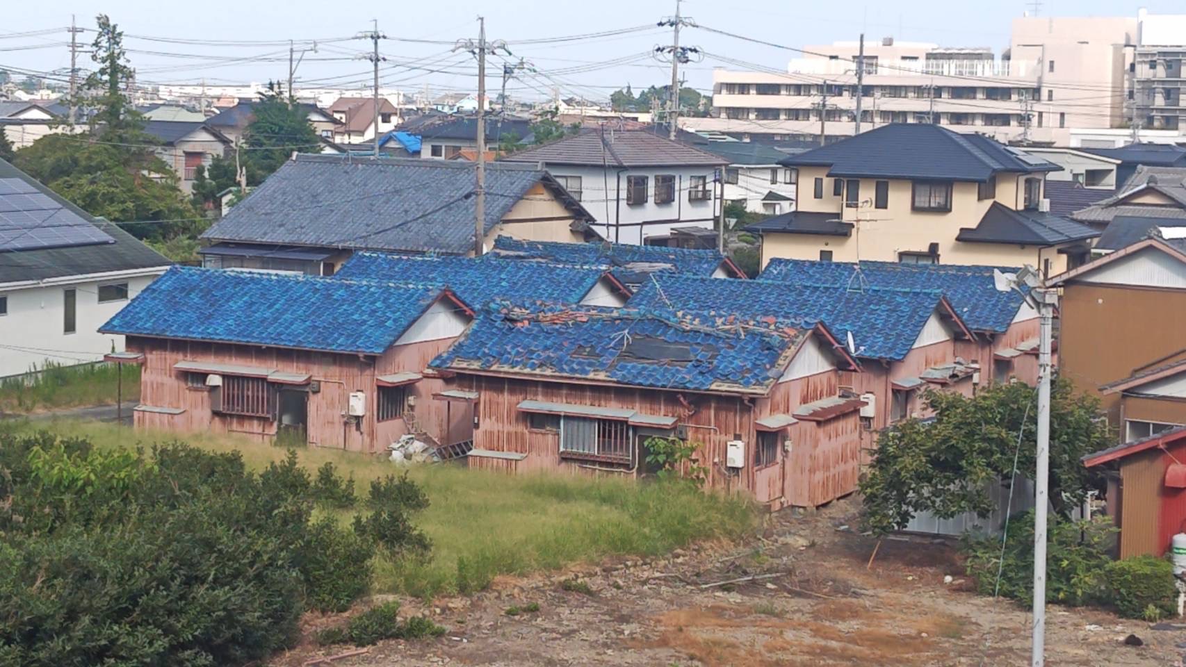 牧之原市 竜巻被害を受けた住宅の屋根