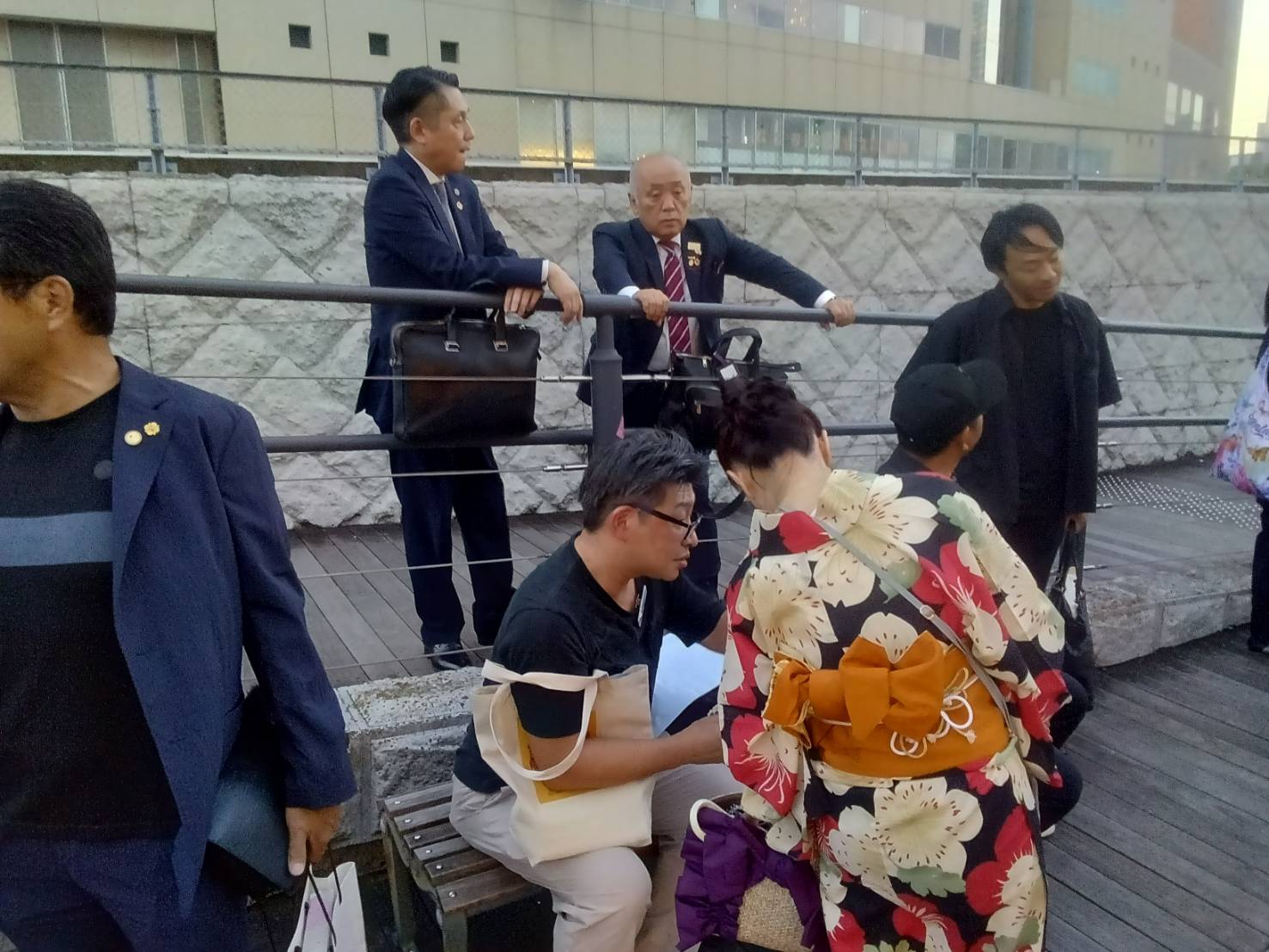 納涼例会 船内での懇親会の様子
